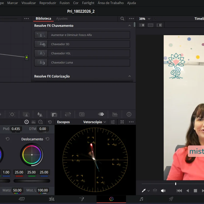 Interface do software DaVinci Resolve exibindo a edição de cor e legendagem de um vídeo vertical para redes sociais. Serviço profissional de pós-produção de vídeo do Benvenutti Studio.